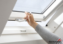 Okna dachowe VELUX GLU 0064B dolne otwieranie, pakiet 3-szybowy z powłoką łatwozmywalną